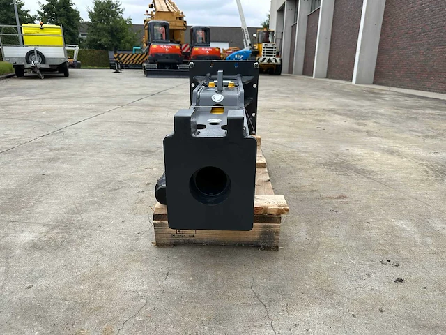 Mustang - 2025 - hm1002 - hydraulische hamer - afbeelding 4 van  6