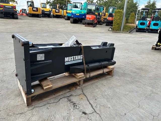 Mustang - 2025 - hm1002 - voorzetapparatuur - hydraulische hamer - mustang hm1002 - afbeelding 6 van  10