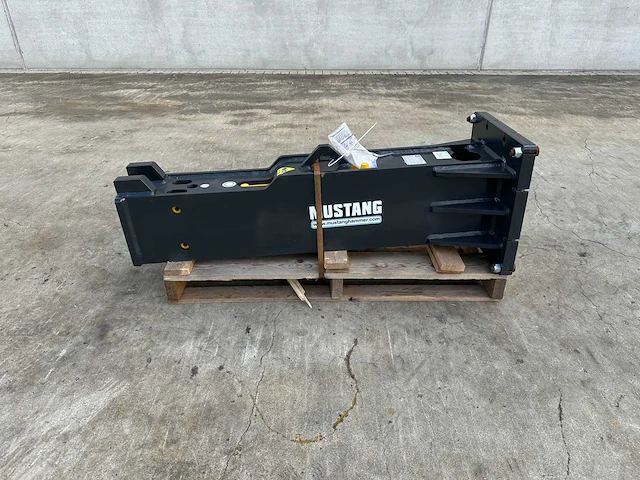 Mustang - 2025 - hm1002 - voorzetapparatuur - hydraulische hamer - mustang hm1002 - afbeelding 9 van  10
