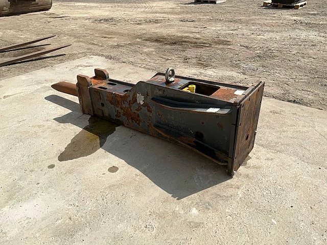 Mustang hm1500 hydraulische rotsbreker andere grondverzetmachines - afbeelding 1 van  12