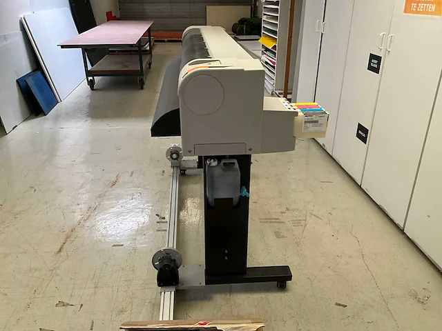 Mutoh vj-130e solvent printer + accessoires - afbeelding 8 van  13