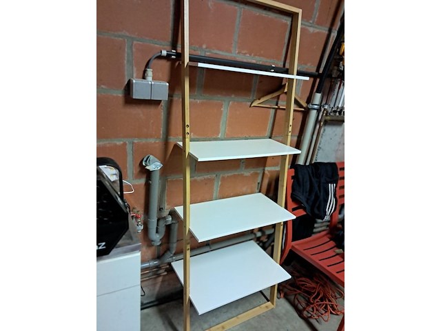 Muurrek nieuw ( h 1650mm d 400mm b 600 mm ) - afbeelding 3 van  3