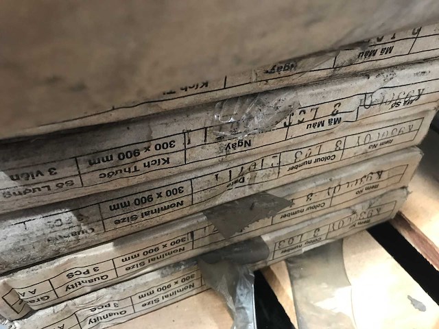 Muurtegels 30x90 ca 13 dozen met 3 stuks ca 10,5 m2 - afbeelding 3 van  3