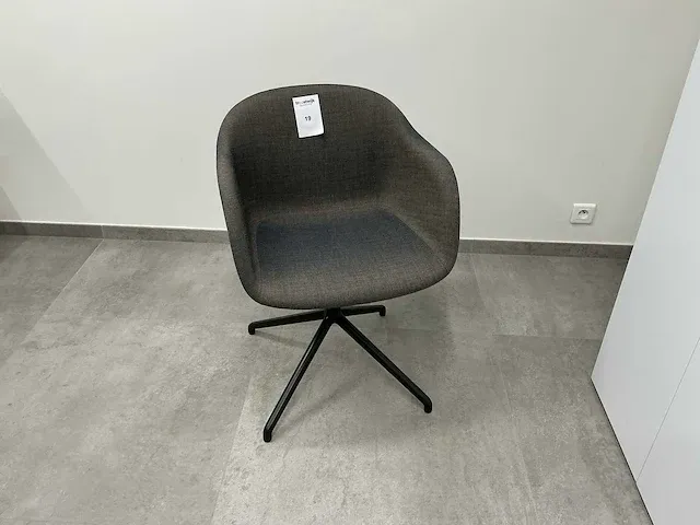 Muuto design bureaustoel - afbeelding 1 van  4