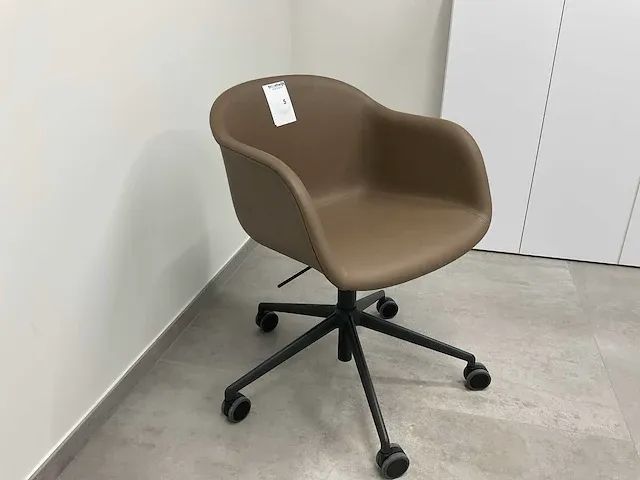 Muuto design bureaustoel - afbeelding 3 van  3