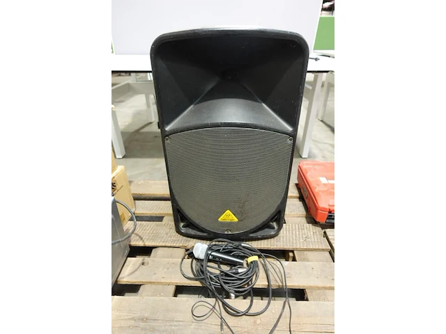 Muziekbox behringer - afbeelding 1 van  6
