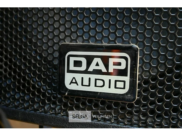 Muziekinstallatie met speakers - afbeelding 2 van  16