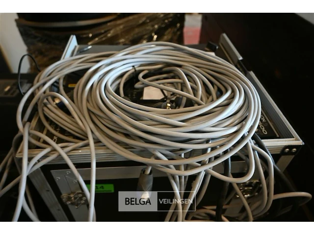 Muziekinstallatie met speakers - afbeelding 7 van  16