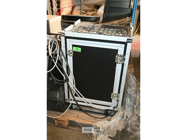 Muziekinstallatie met speakers - afbeelding 8 van  16