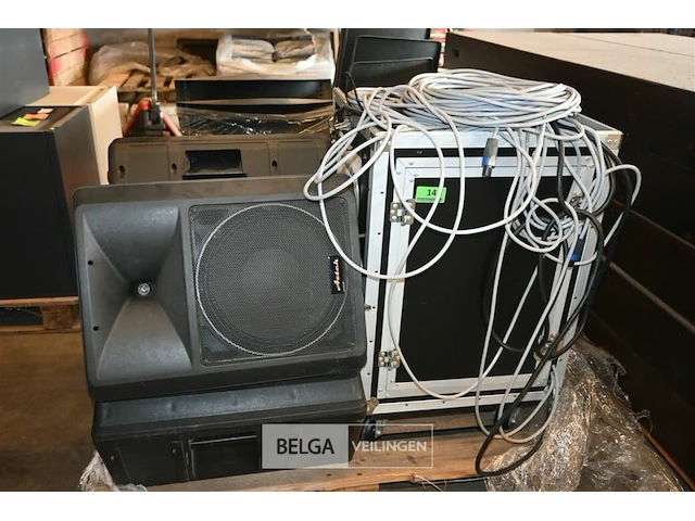 Muziekinstallatie met speakers - afbeelding 1 van  16