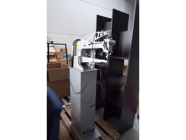 Naaimachine adler - afbeelding 1 van  4