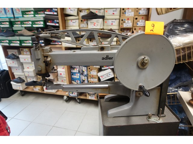 Naaimachine adler - afbeelding 2 van  9