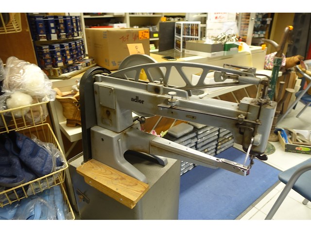 Naaimachine adler - afbeelding 4 van  9