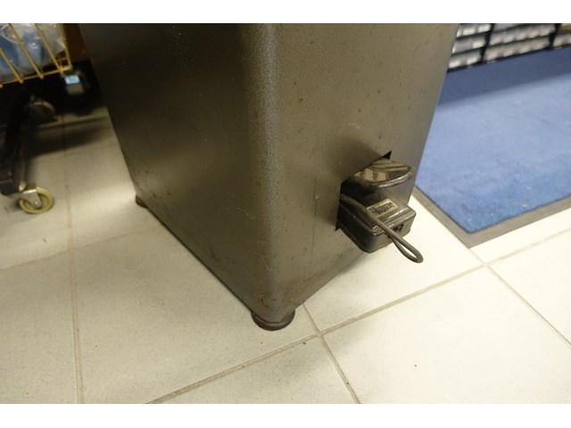 Naaimachine adler - afbeelding 5 van  9