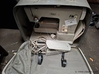Naaimachine in koffer - afbeelding 1 van  3