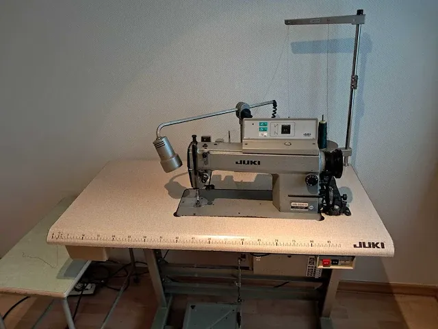 Naaimachine juki - afbeelding 1 van  1