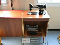 Naaimachine met meubel - afbeelding 1 van  2