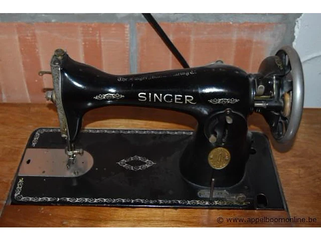 Naaimachine op tafel singer - afbeelding 2 van  2