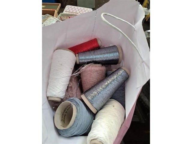 Naaimateriaal - afbeelding 2 van  4