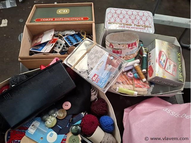 Naaimateriaal - afbeelding 3 van  4