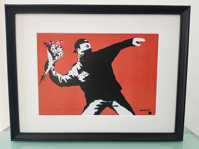 (naar) banksy - love is in the air - print - afbeelding 4 van  6