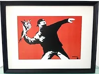 (naar) banksy love is in the air (flower thrower) - afbeelding 1 van  4