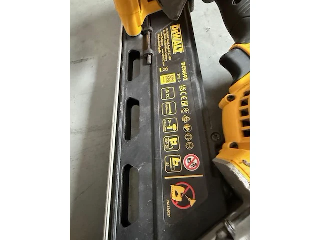 Nagelpistool op accu, dewalt - afbeelding 4 van  6