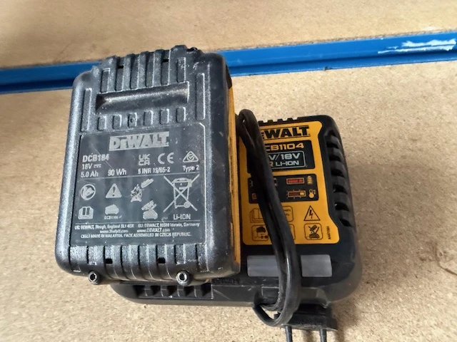 Nagelpistool op accu, dewalt - afbeelding 5 van  6