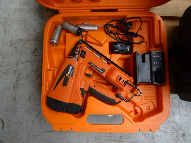 Nagelschieter paslode - afbeelding 1 van  2