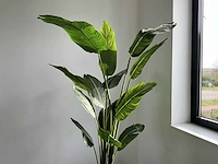 Namaakplant in gevlochten mand - afbeelding 2 van  3