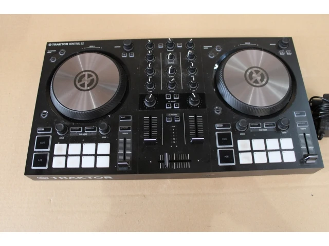 Native instruments traktor kontrol s2 dj-controller - afbeelding 3 van  6