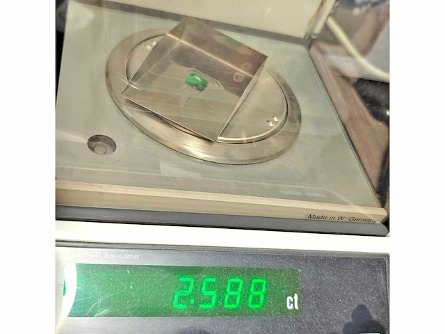 Natural mined emerald diamond 2.59cts - afbeelding 3 van  4