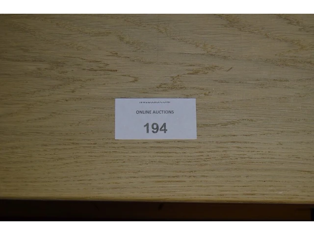 Natuurkleur houten tv meubel 2 laden afm. 118x53x50, spiegel in natuurkleur houten kader, spiegel in zwarte kader - afbeelding 2 van  7