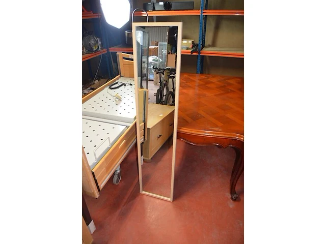 Natuurkleur houten tv meubel 2 laden afm. 118x53x50, spiegel in natuurkleur houten kader, spiegel in zwarte kader - afbeelding 5 van  7