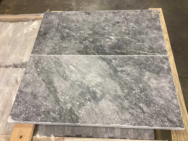 Natuursteen blauwe hardsteen honed 20x20x3 cm tegel 75 m² - afbeelding 14 van  15