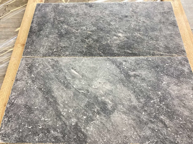 Natuursteen blauwe hardsteen honed 30x60x2 cm tegel 72 m² - afbeelding 8 van  15