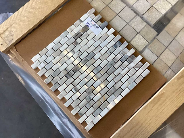 Natuursteen grijs/wit mix mozaïektegel 30x30 cm 225 stuks - afbeelding 3 van  7