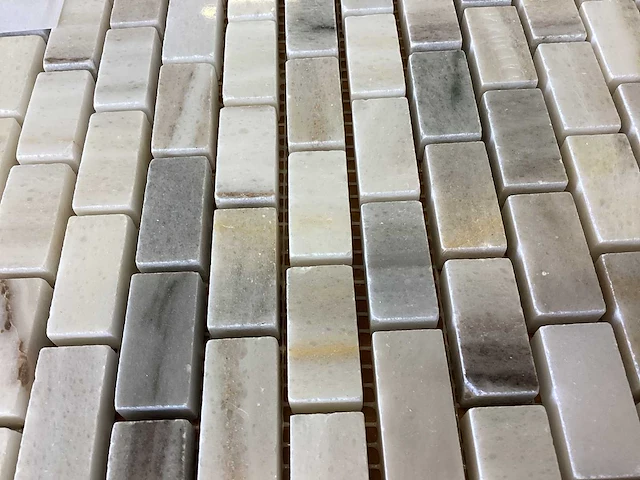 Natuursteen grijs/wit mix mozaïektegel 30x30 cm 225 stuks - afbeelding 5 van  7