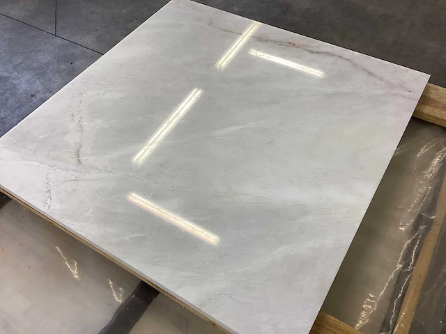Natuursteen iceberg classic gepolijst vloertegel 61x61 cm 32,19 m² - afbeelding 2 van  15