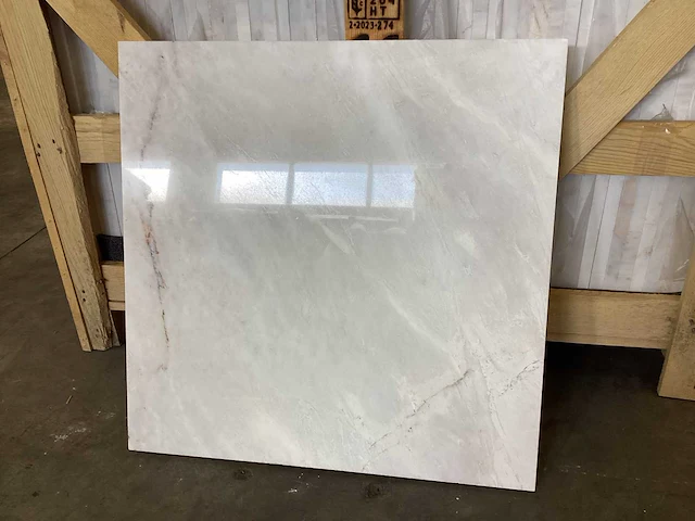 Natuursteen iceberg classic gepolijst vloertegel 61x61 cm 32,19 m² - afbeelding 9 van  15