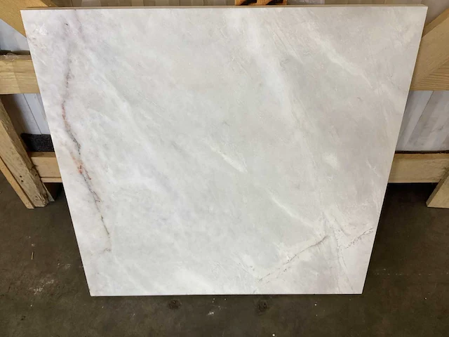 Natuursteen iceberg classic gepolijst vloertegel 61x61 cm 32,19 m² - afbeelding 11 van  15