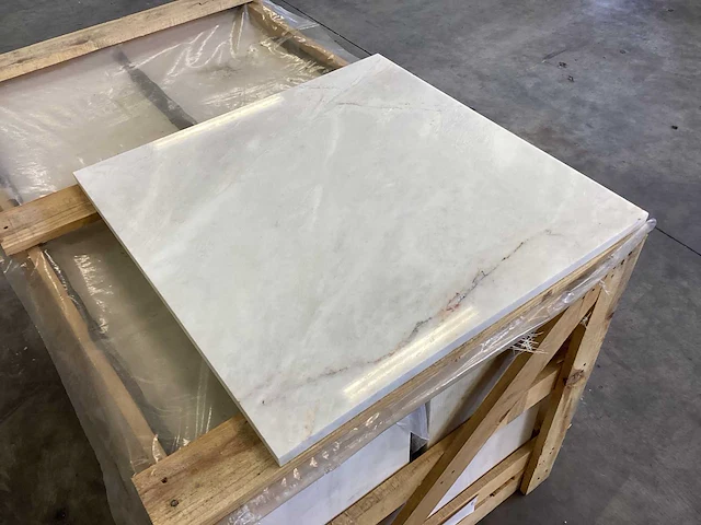 Natuursteen iceberg classic gepolijst vloertegel 61x61 cm 32,19 m² - afbeelding 14 van  15