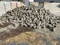 Natuursteen kasseien +/- 70m2