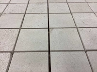 Natuursteen limestone beige 5x5 cm mozaïektegel 30x30 cm 70 stuks - afbeelding 5 van  7