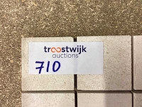Natuursteen limestone beige 5x5 cm mozaïektegel 30x30 cm 70 stuks - afbeelding 7 van  7