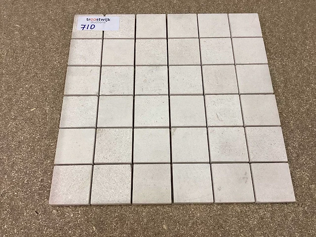Natuursteen limestone beige 5x5 cm mozaïektegel 30x30 cm 70 stuks - afbeelding 1 van  7