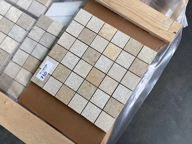 Natuursteen limestone beige mix 5x5 cm mozaïektegel 30x30 cm 100 stuks - afbeelding 2 van  7