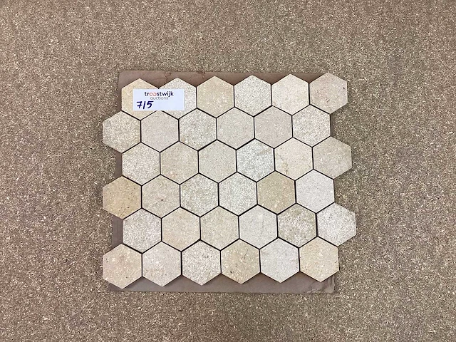 Natuursteen limestone beige mix hexagon 5x5 cm mozaïektegel 30x30 cm 19 stuks - afbeelding 2 van  7