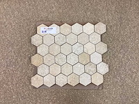 Natuursteen limestone beige mix hexagon 5x5 cm mozaïektegel 30x30 cm 19 stuks - afbeelding 2 van  7