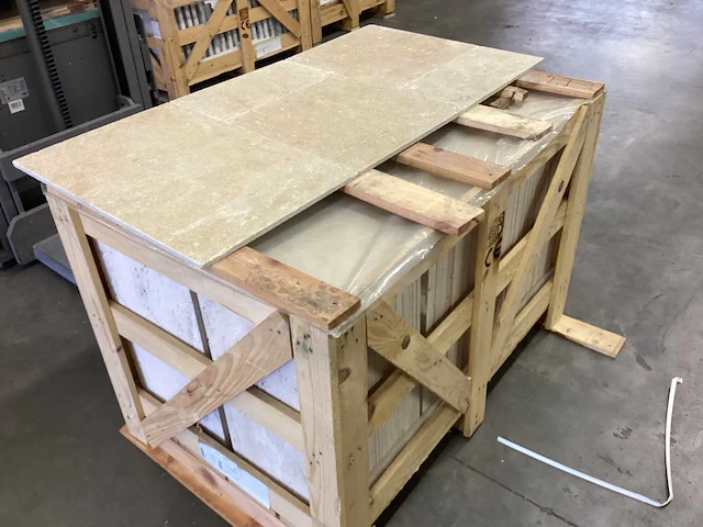 Natuursteen limestone beige tegel romaans verband 40 m² - afbeelding 8 van  17